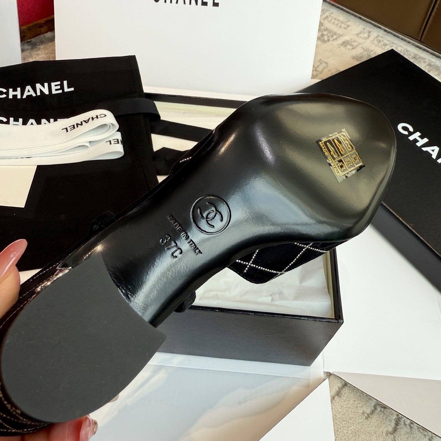 Жіночі елегантні замшеві туфлі Chanel Slingback