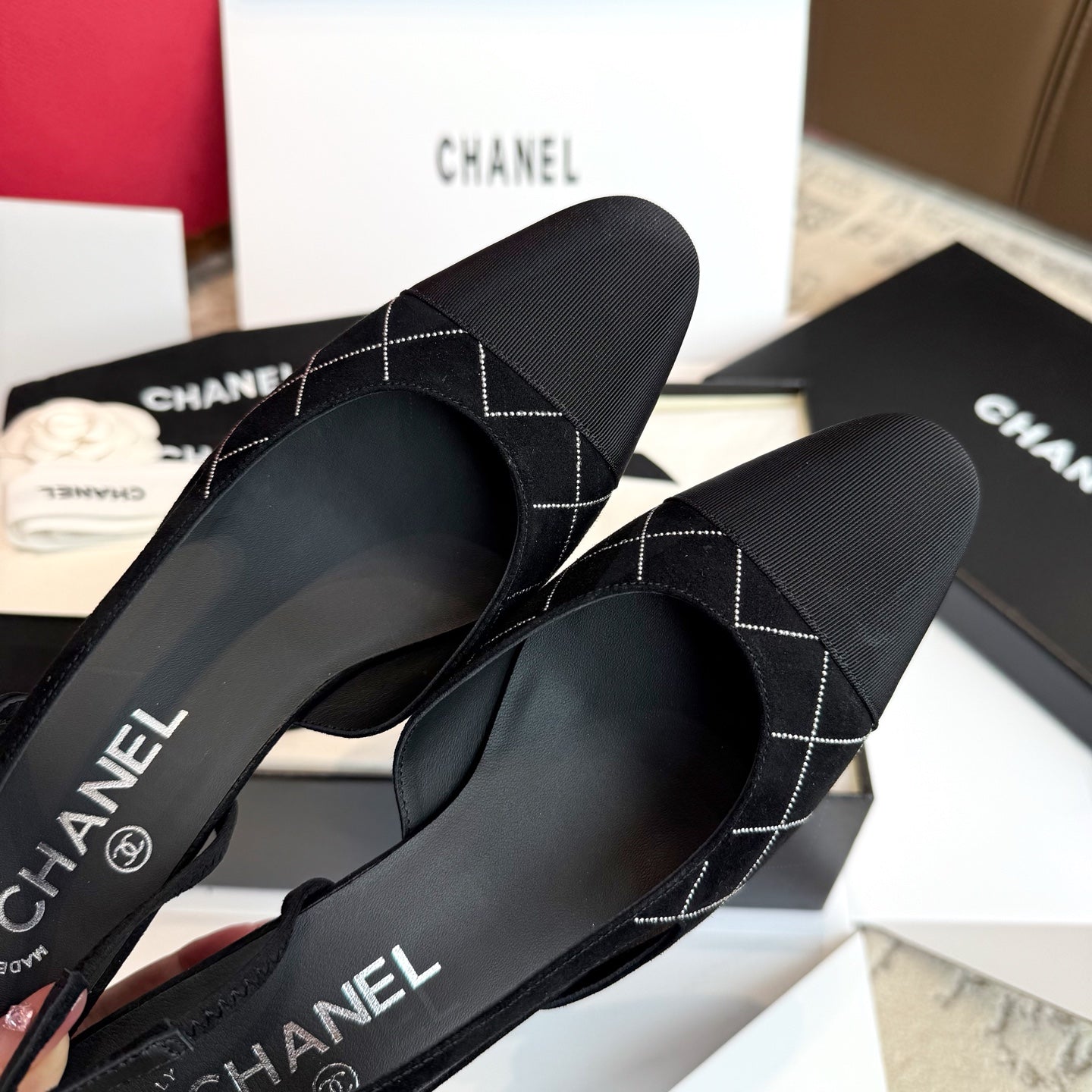 Жіночі елегантні замшеві туфлі Chanel Slingback