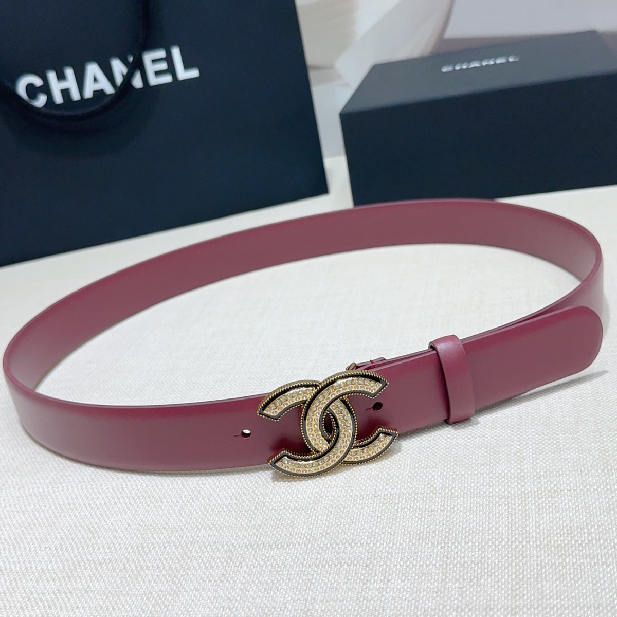 Ремінь Chanel з натуральної шкіри теляти — фото 1