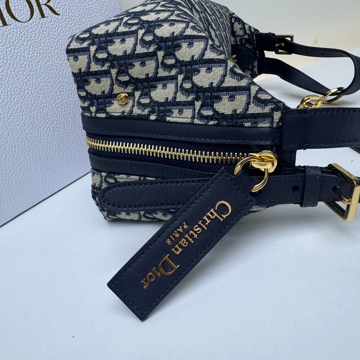 Середня сумка Dior D-Journey з натуральної шкіри — фото 9
