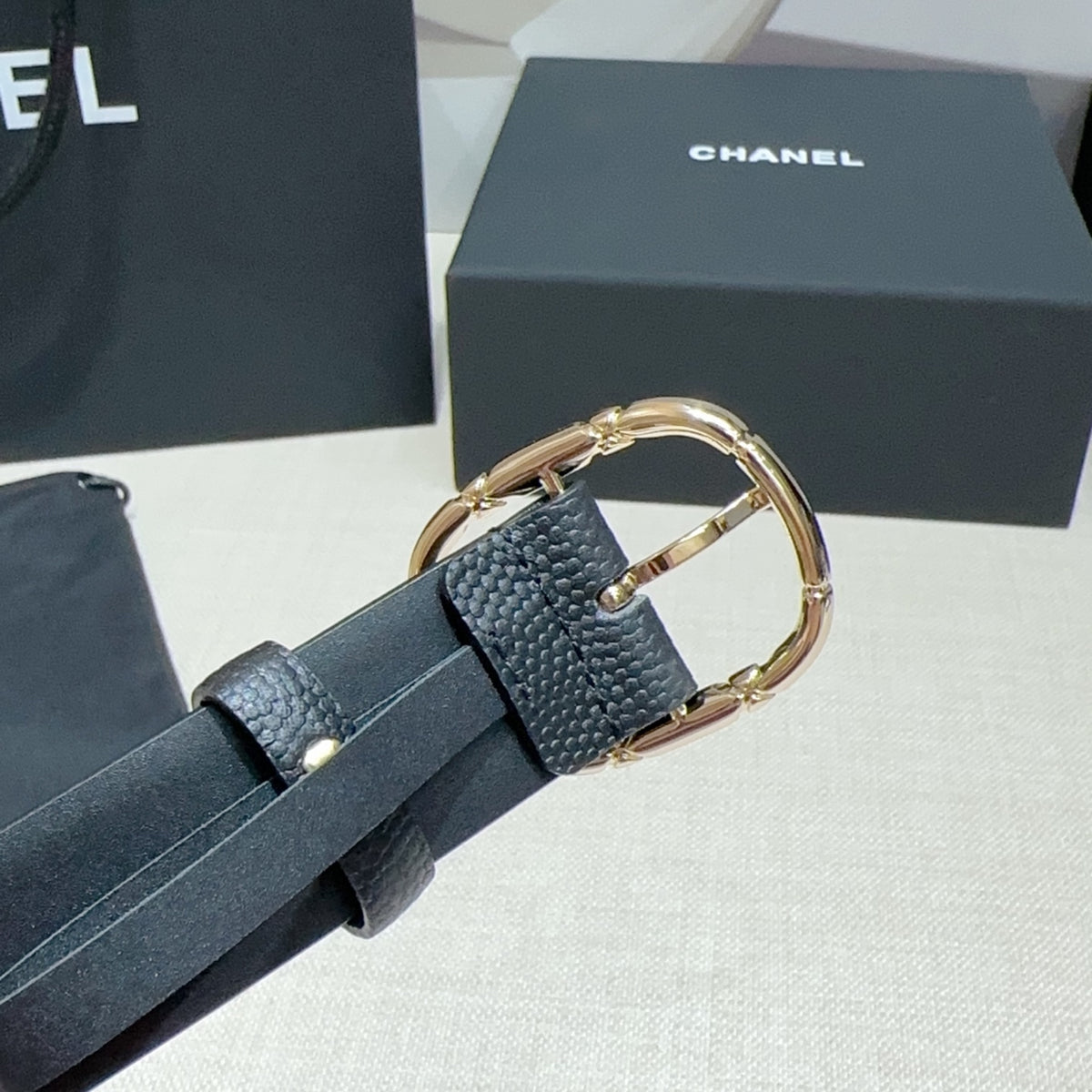 Ремінь Chanel з натуральної шкіри з перлинним декором — фото 5