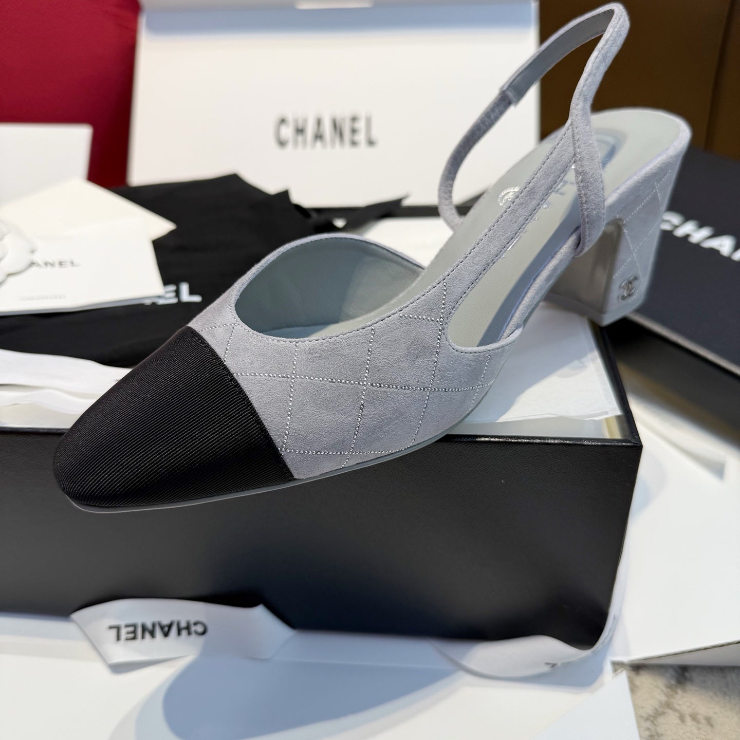 Жіночі елегантні замшеві туфлі Chanel Slingback