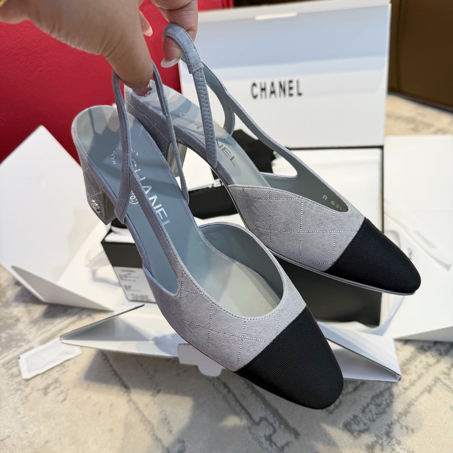 Жіночі елегантні замшеві туфлі Chanel Slingback