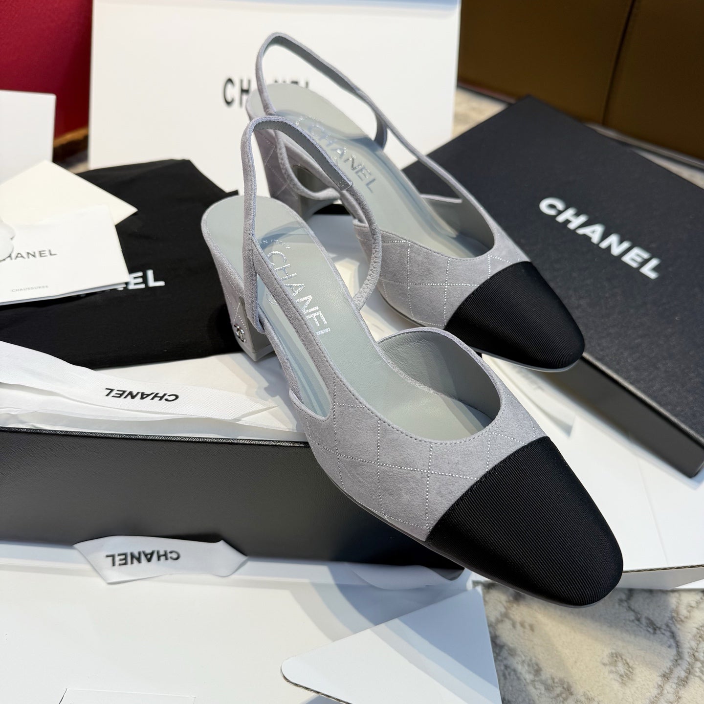 Жіночі елегантні замшеві туфлі Chanel Slingback