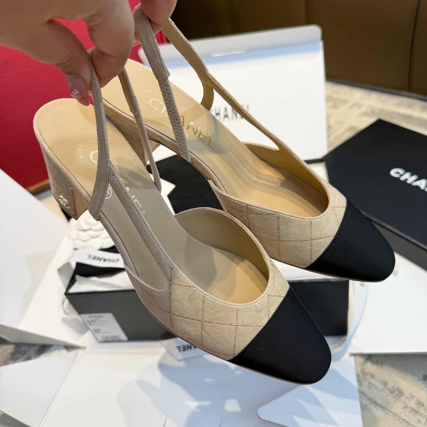 Жіночі елегантні замшеві туфлі Chanel Slingback