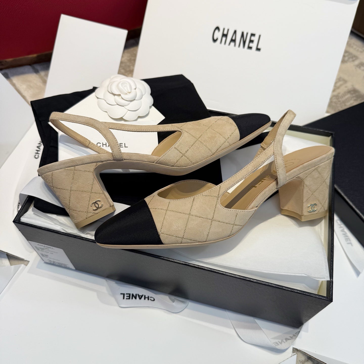 Жіночі елегантні замшеві туфлі Chanel Slingback