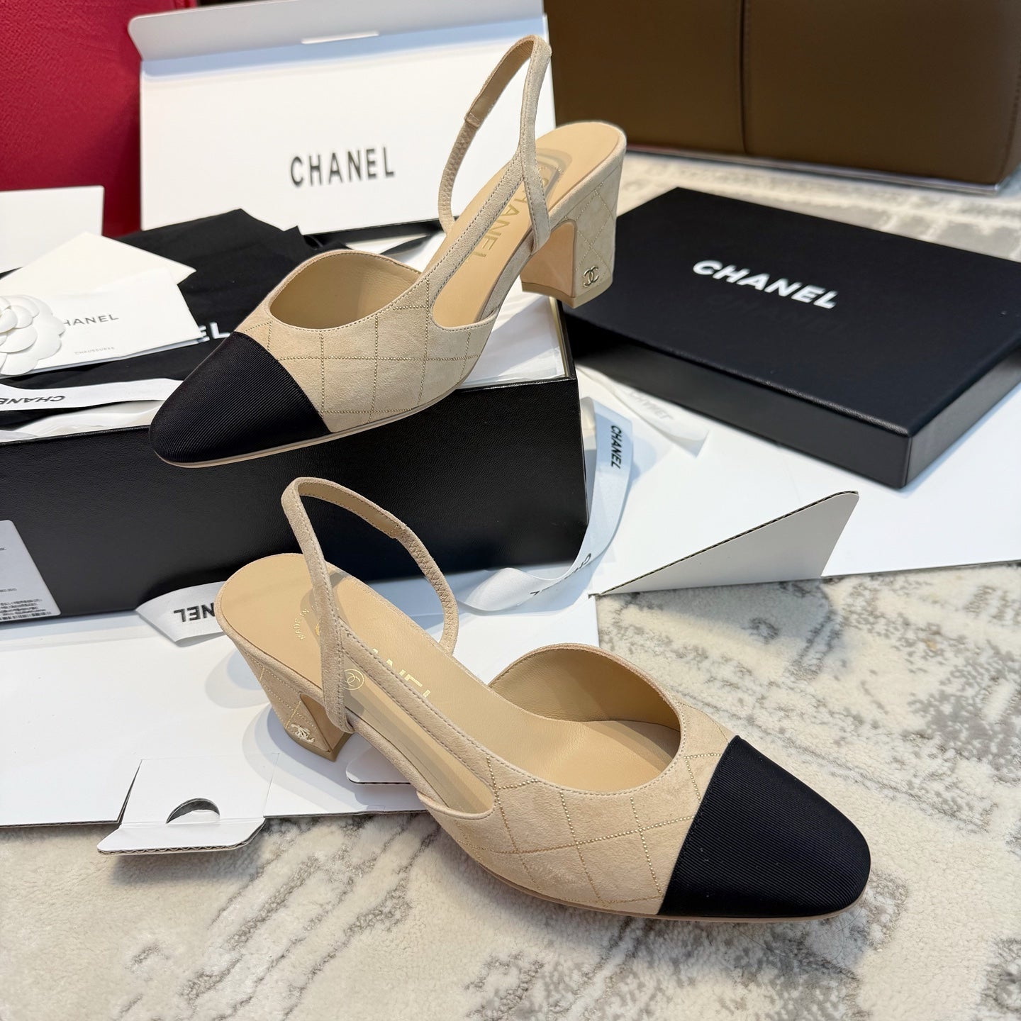 Жіночі елегантні замшеві туфлі Chanel Slingback