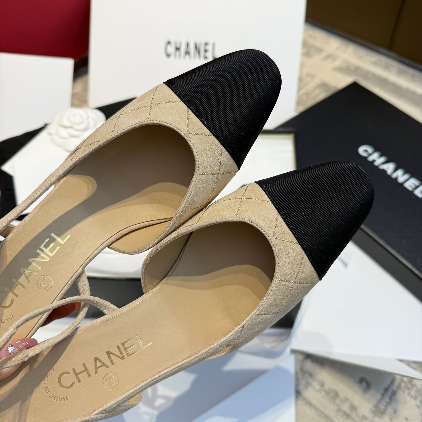 Жіночі елегантні замшеві туфлі Chanel Slingback