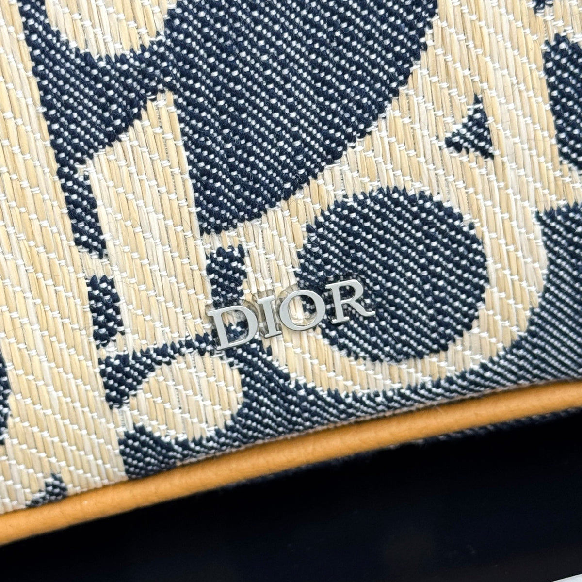 Сумка-месенджер Dior Hit The Road з натуральної шкіри — фото 3