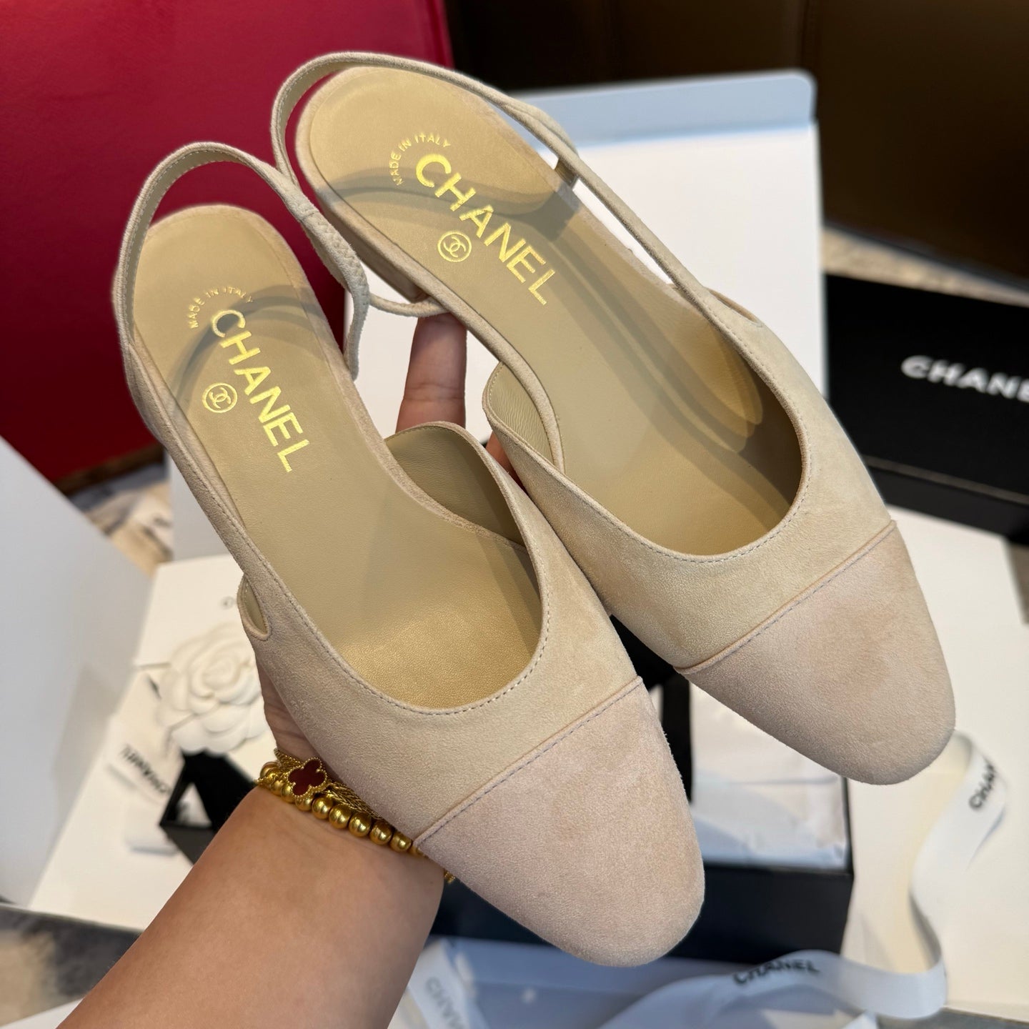 Жіночі замшеві взуття Chanel Slingback