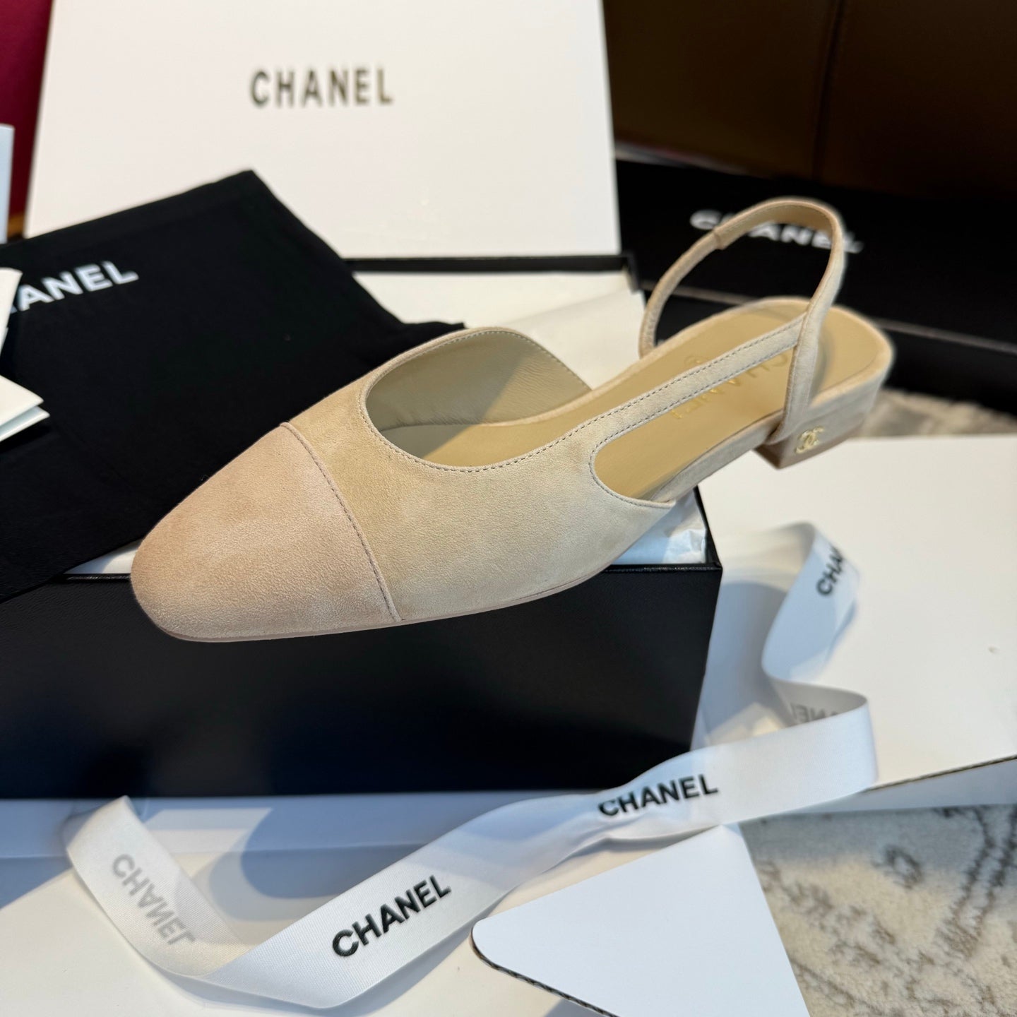 Жіночі замшеві взуття Chanel Slingback