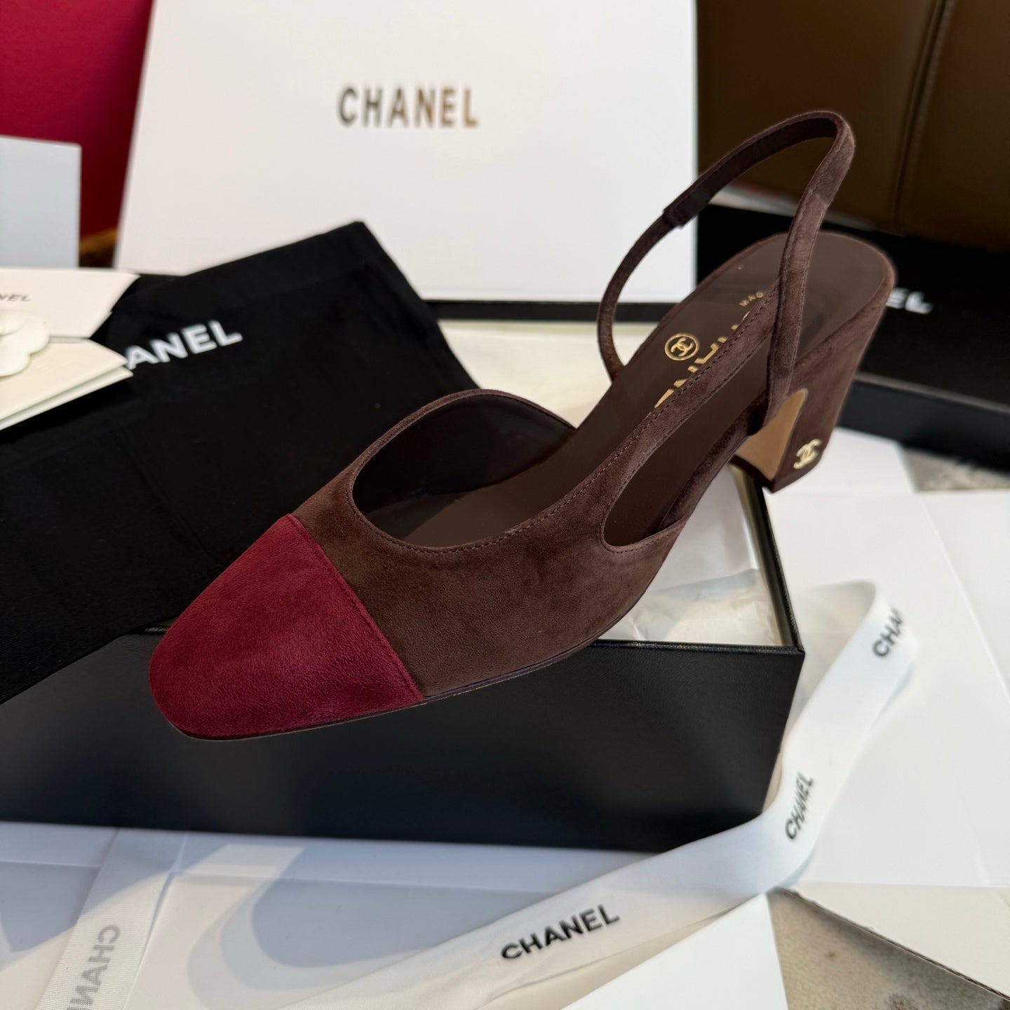 Жіночі елегантні замшеві туфлі Chanel Slingback