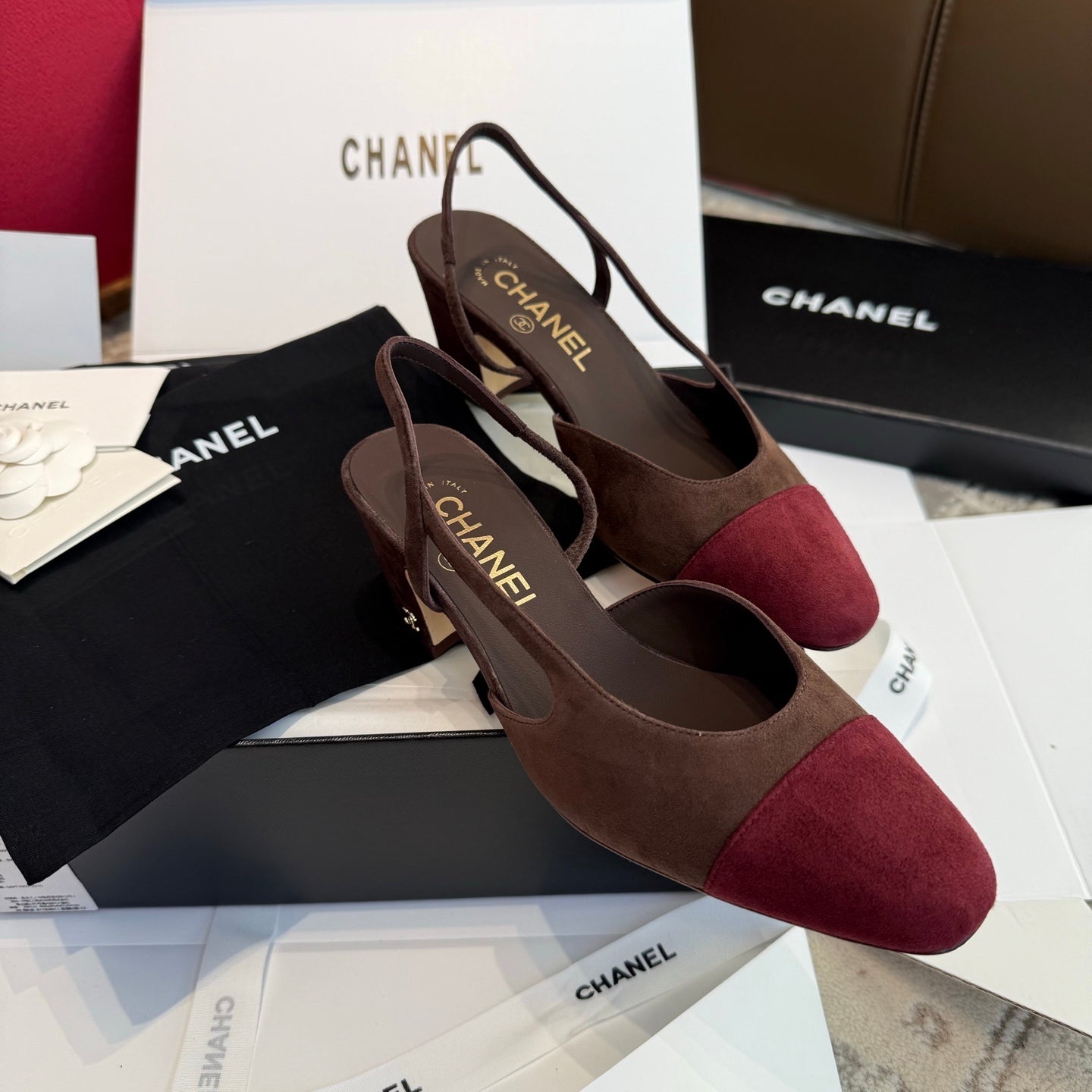 Жіночі елегантні замшеві туфлі Chanel Slingback