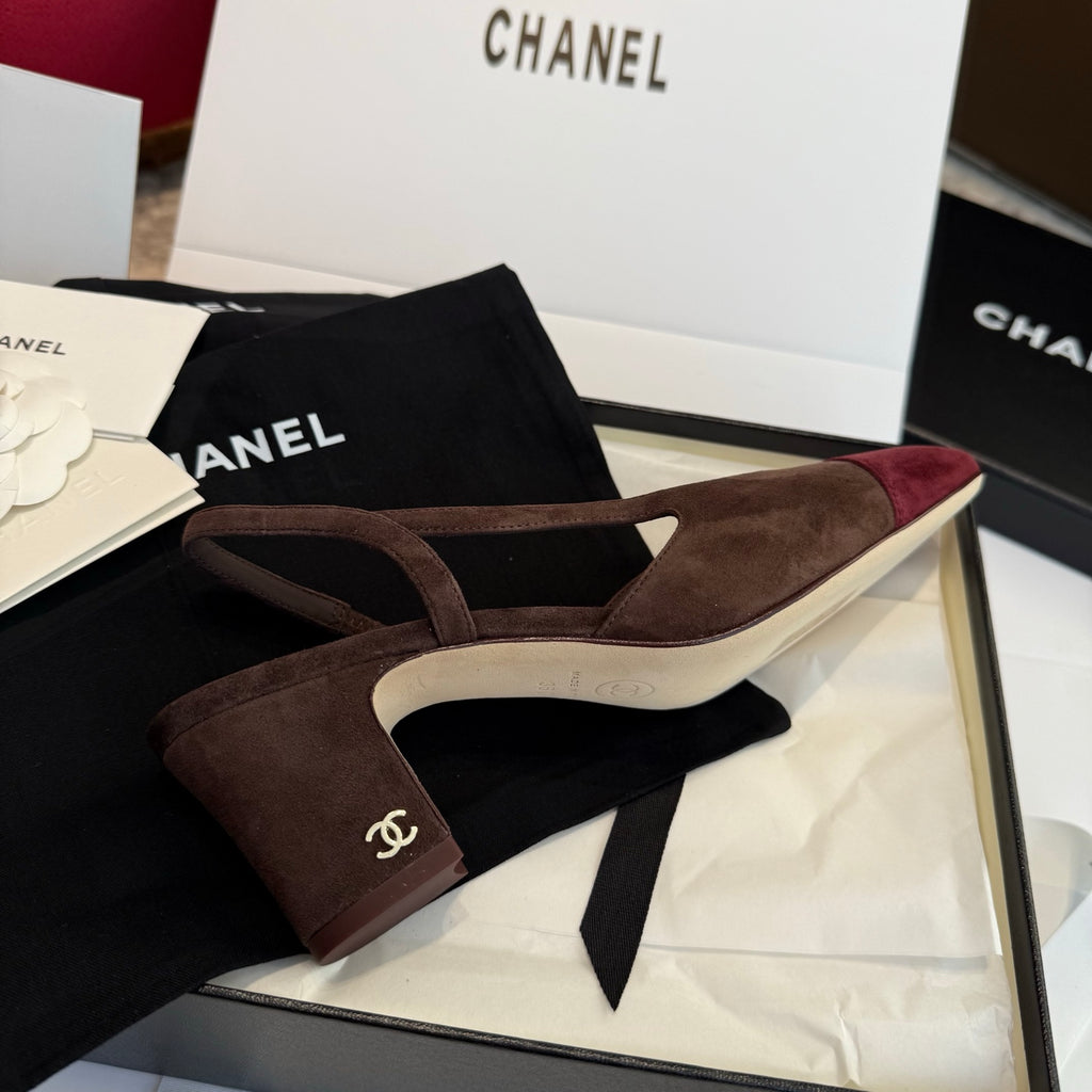 Жіночі елегантні замшеві туфлі Chanel Slingback
