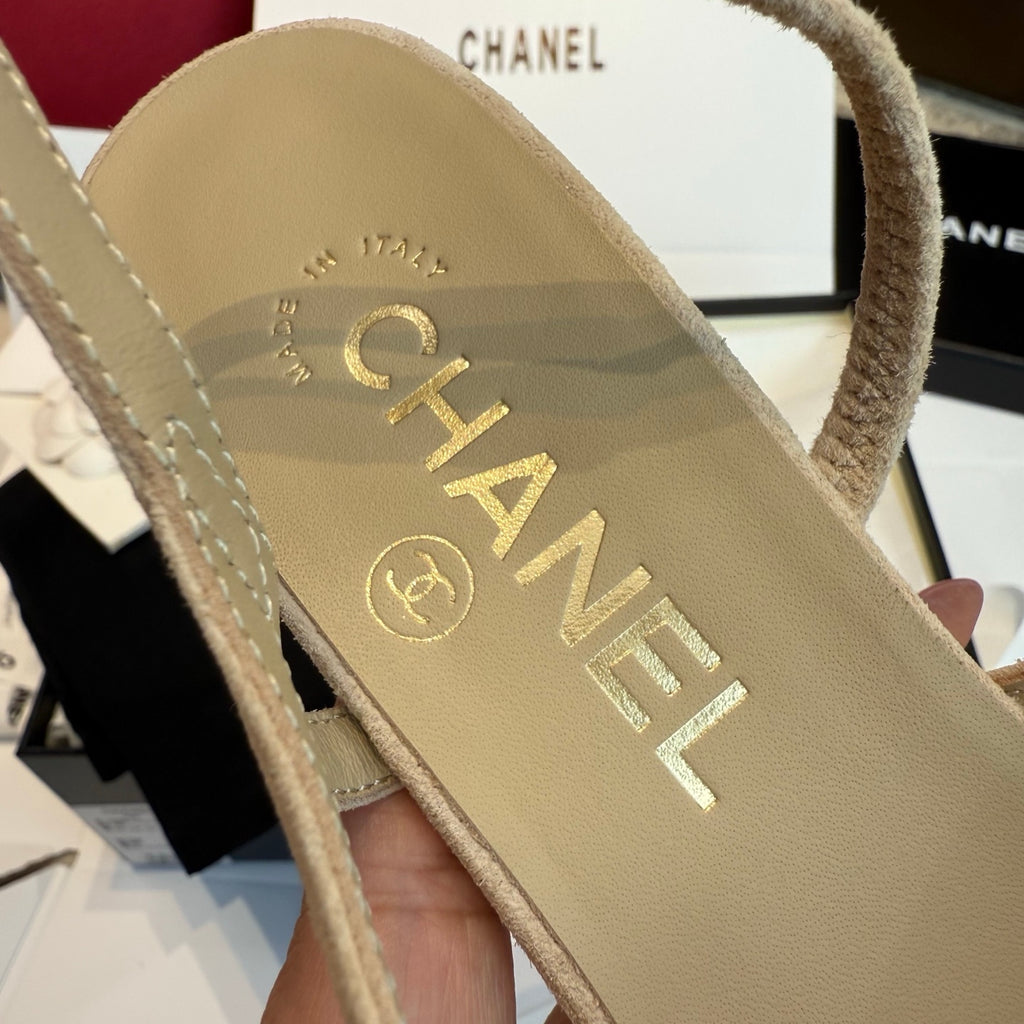 Жіночі елегантні замшеві туфлі Chanel Slingback