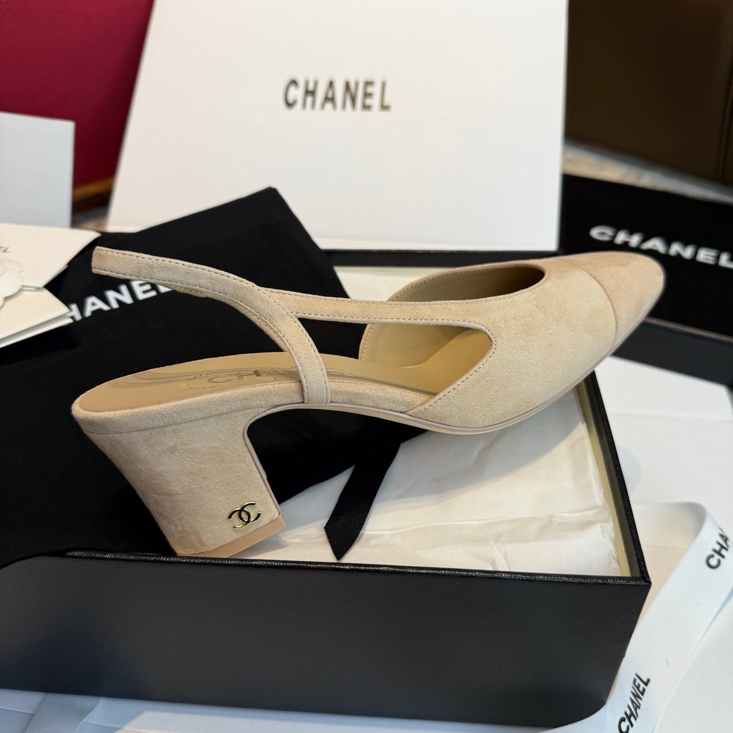 Жіночі елегантні замшеві туфлі Chanel Slingback