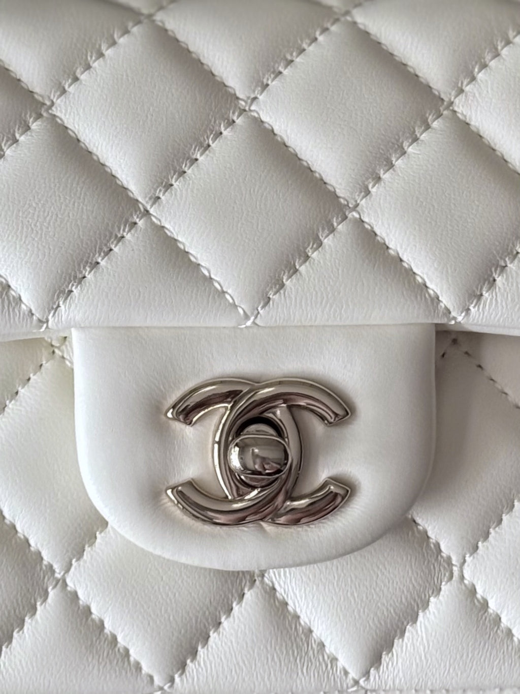 Жіноча сумка Chanel Hobo AS2431