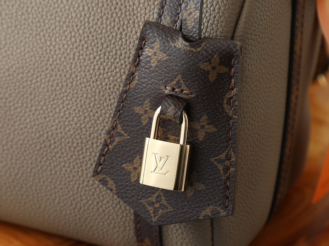 Жіноча сумка Louis Vuitton