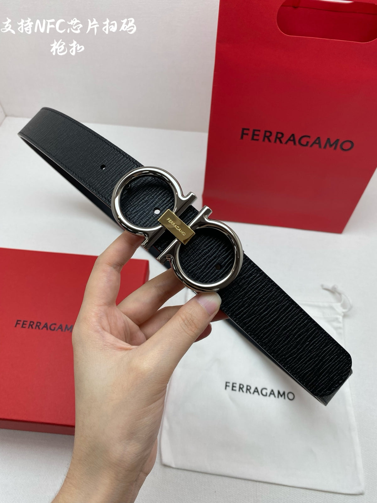 Ремінь Salvatore Ferragamo з натуральної шкіри — фото 1