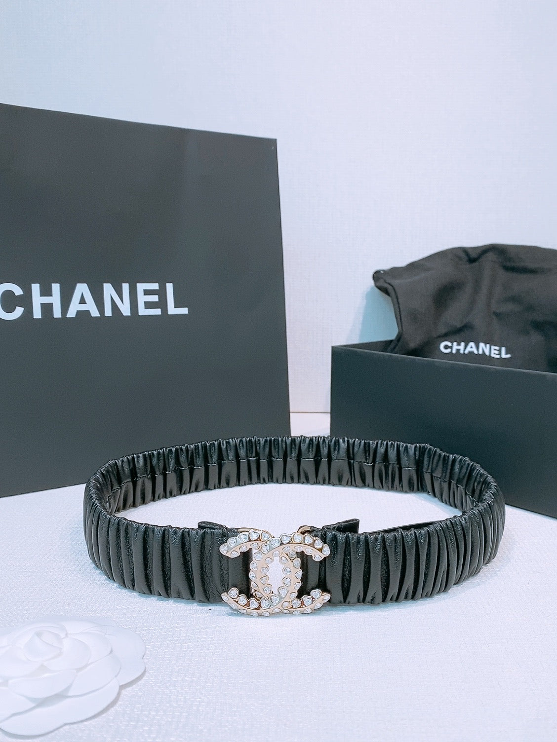 Ремінь Chanel CC з натуральної шкіри теляти з пряжкою з кристалами — фото 1