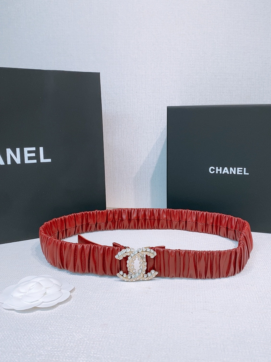 Ремінь Chanel CC з натуральної шкіри теляти з пряжкою з кристалами — фото 1