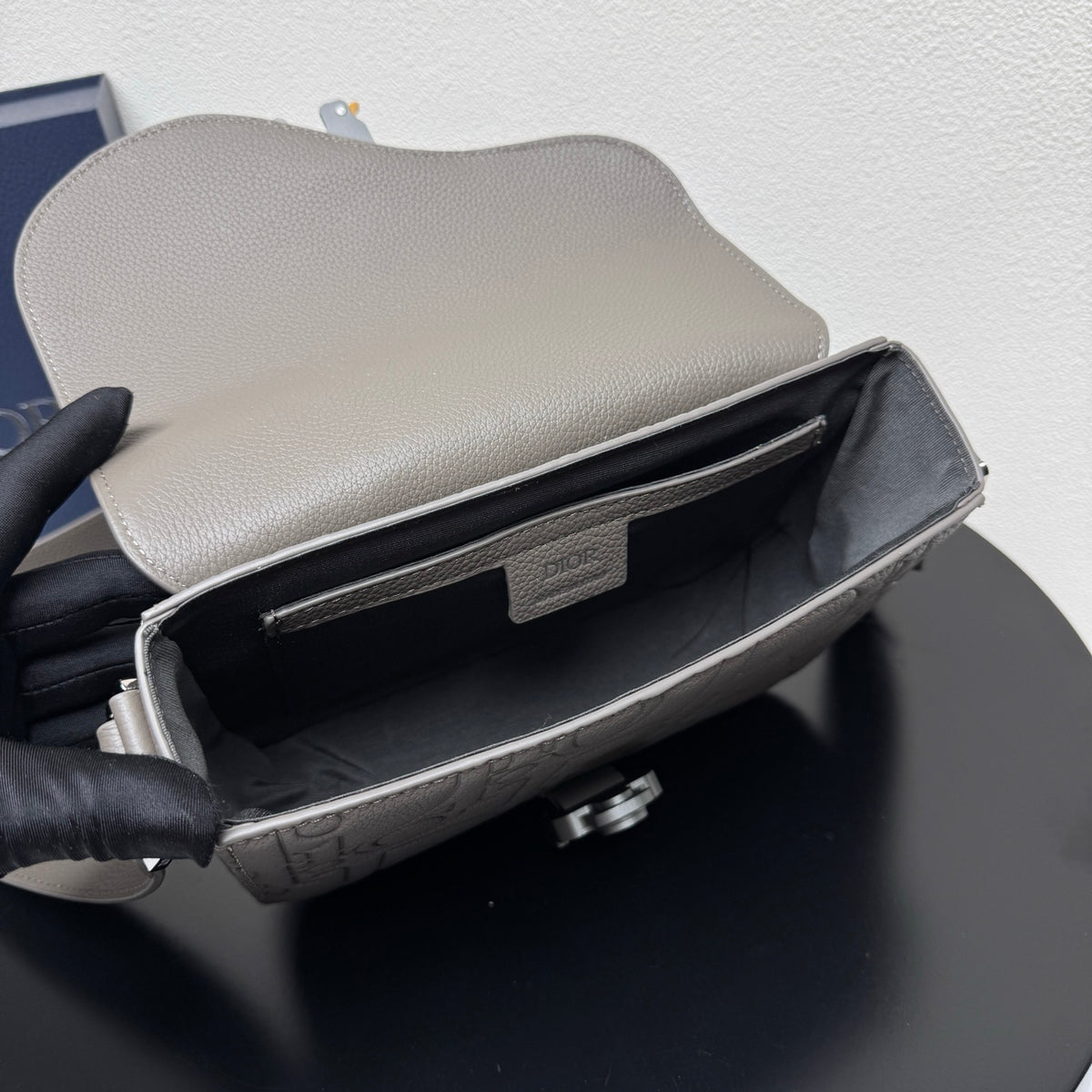 Сумка-месенджер Dior Saddle із тисненої натуральної шкіри — фото 8