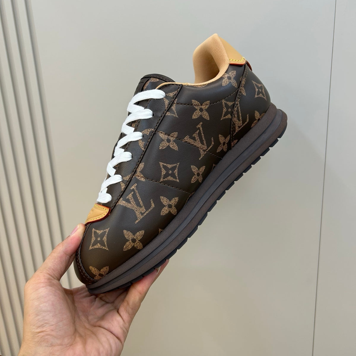 Кросівки з натуральної шкіри та текстилю Louis Vuitton