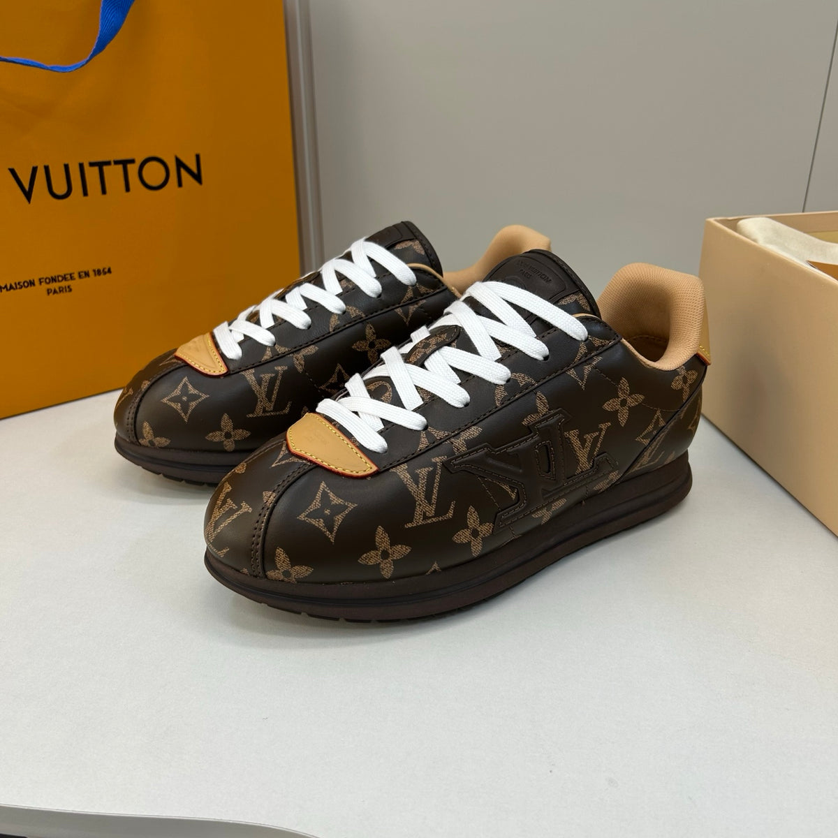 Кросівки з натуральної шкіри та текстилю Louis Vuitton