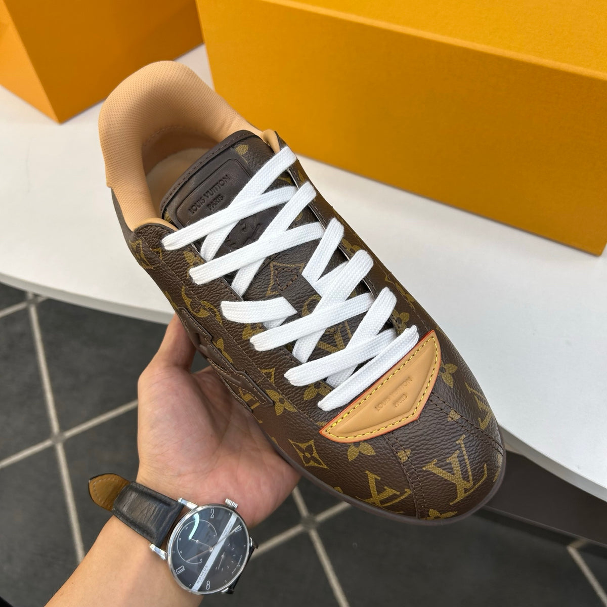 Кросівки з натуральної шкіри та текстилю Louis Vuitton