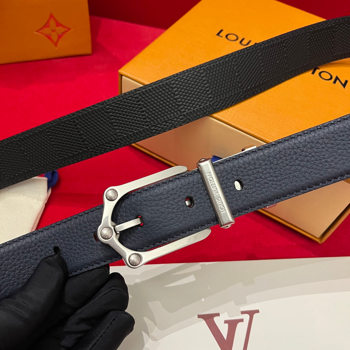 Ремінь Louis Vuitton з натуральної шкіри теляти з пряжкою-штифтом — фото 2