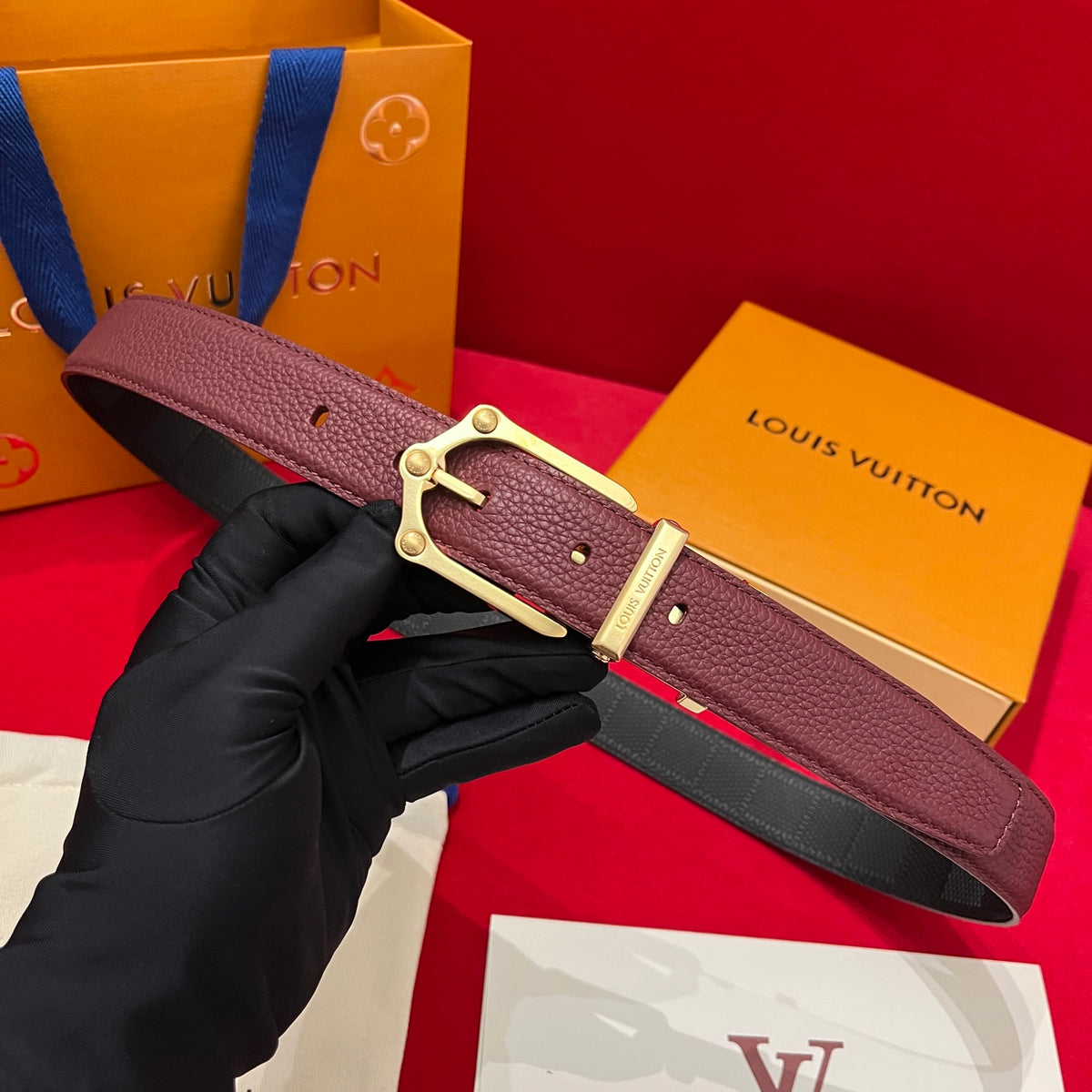 Ремінь Louis Vuitton з натуральної шкіри теляти з пряжкою-штифтом — фото 1