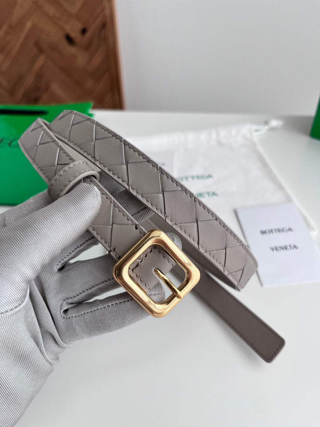 Плетений ремінь Bottega Veneta Intreccio з натуральної шкіри теляти із золотистою пряжкою — фото 2