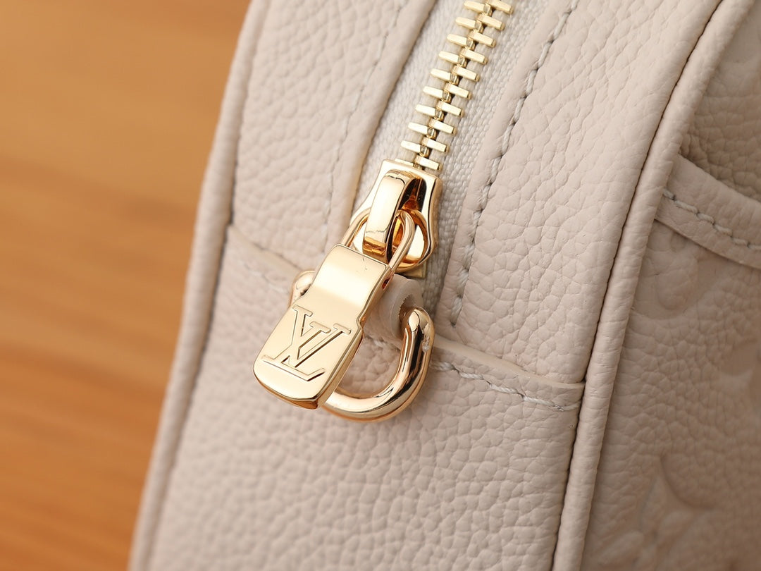 Жіноча сумка Louis Vuitton Camera Bag