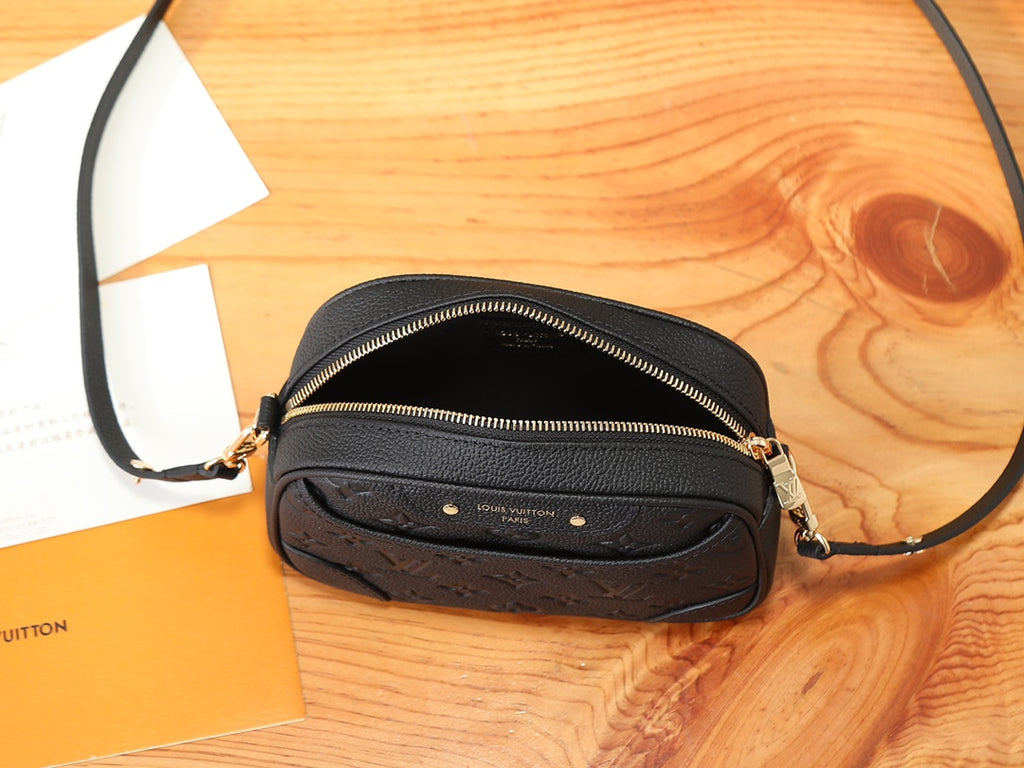 Жіноча сумка Louis Vuitton Camera Bag