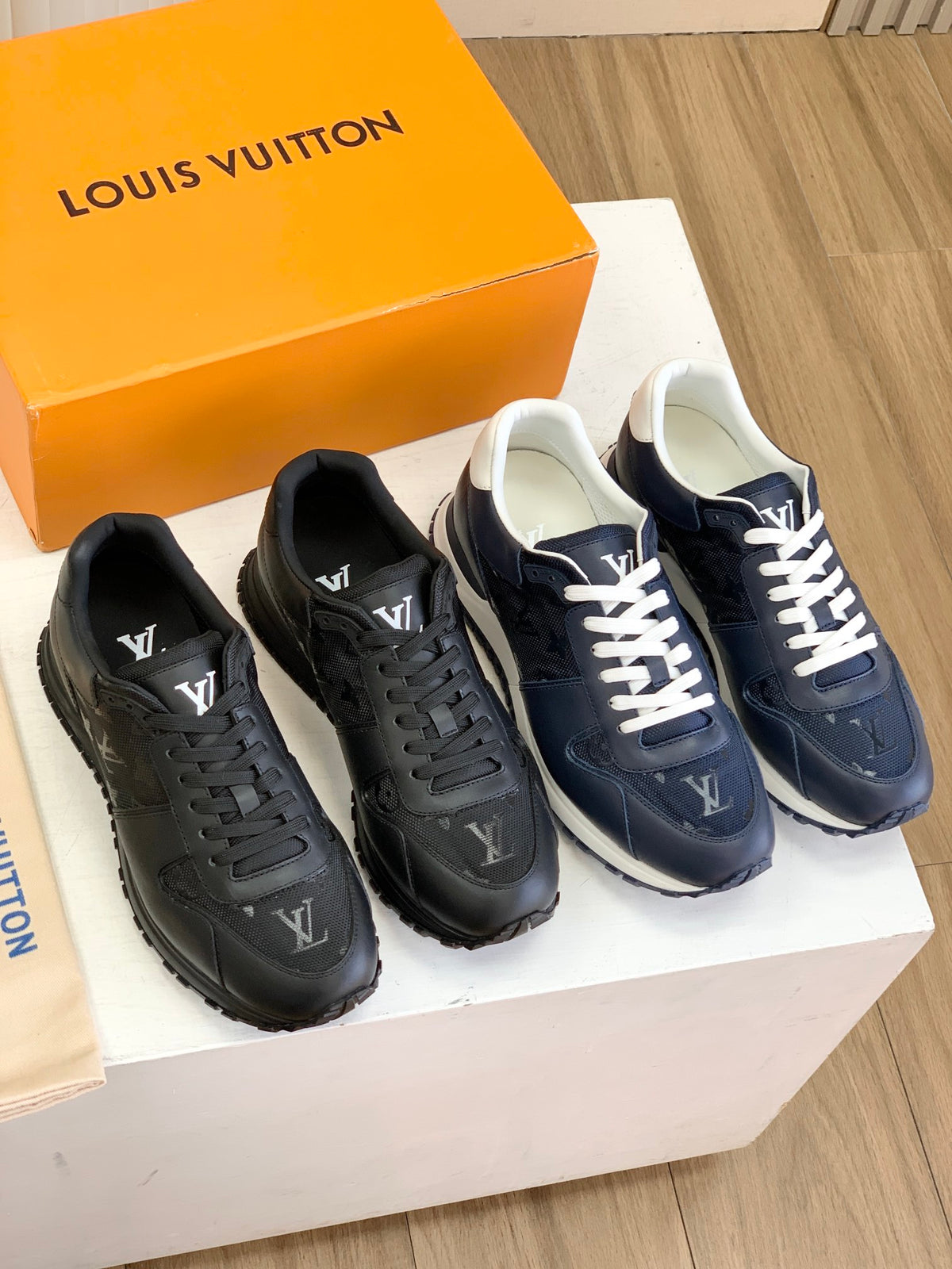 Кросівки Louis Vuitton Run Away з натуральної шкіри та канвасу