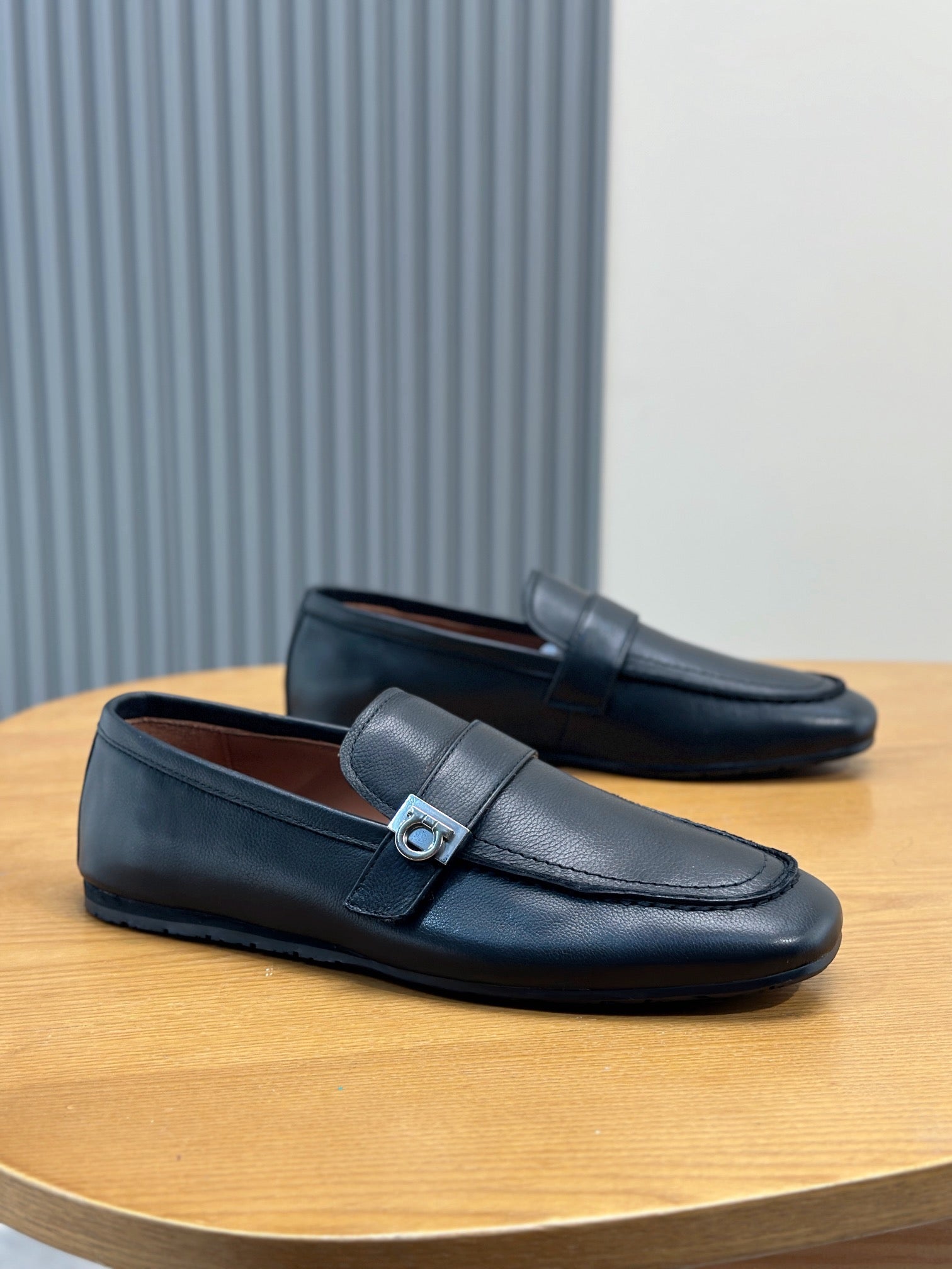 Чоловічі шкіряні туфлі Ferragamo