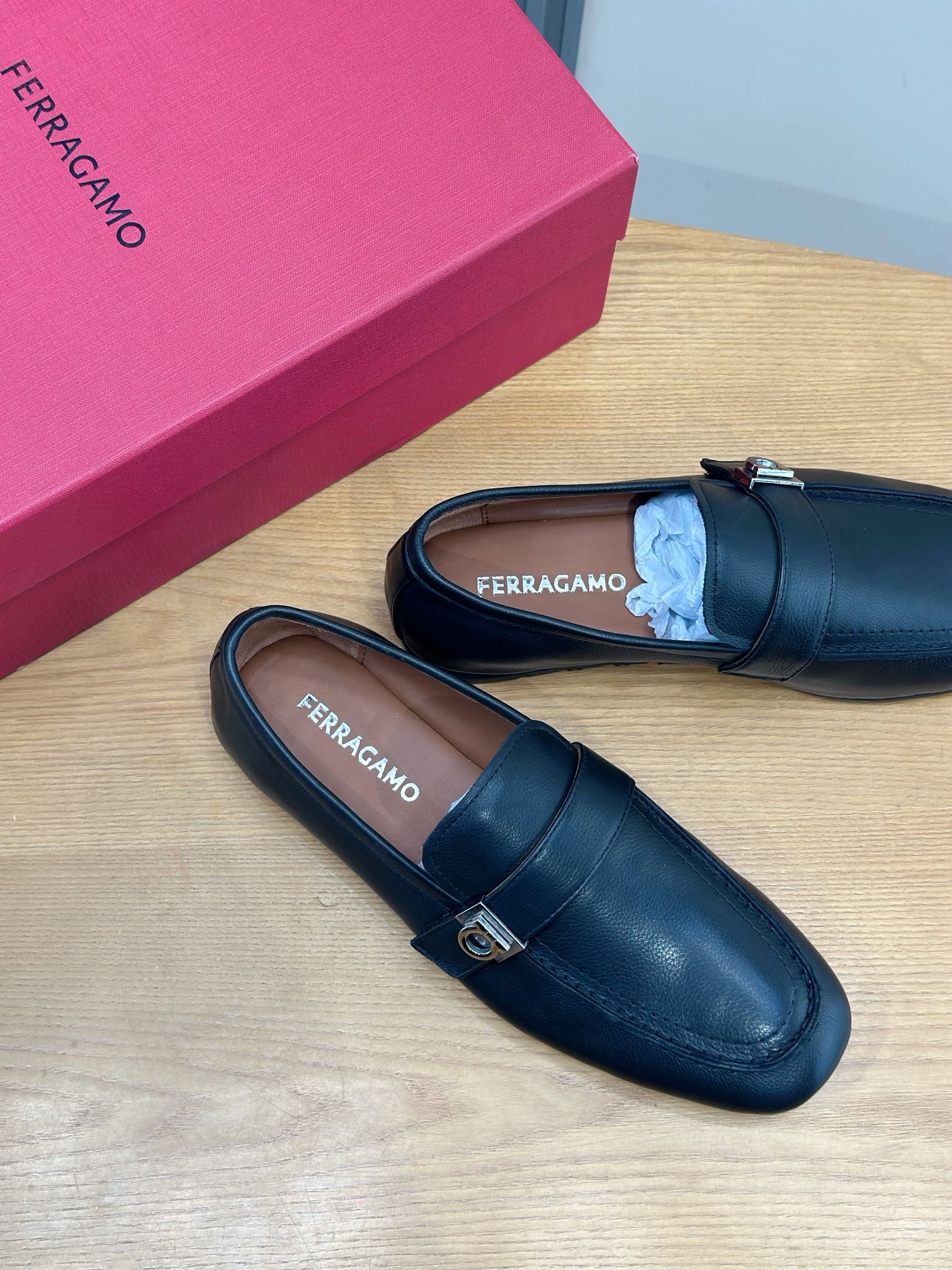 Чоловічі шкіряні туфлі Ferragamo