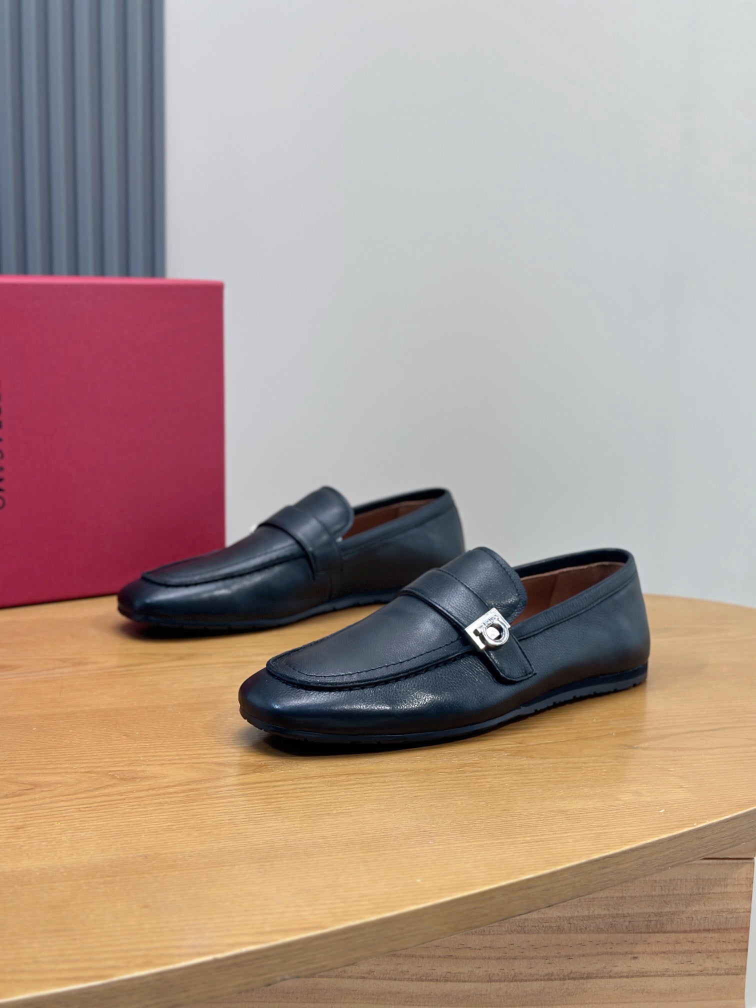Чоловічі шкіряні туфлі Ferragamo