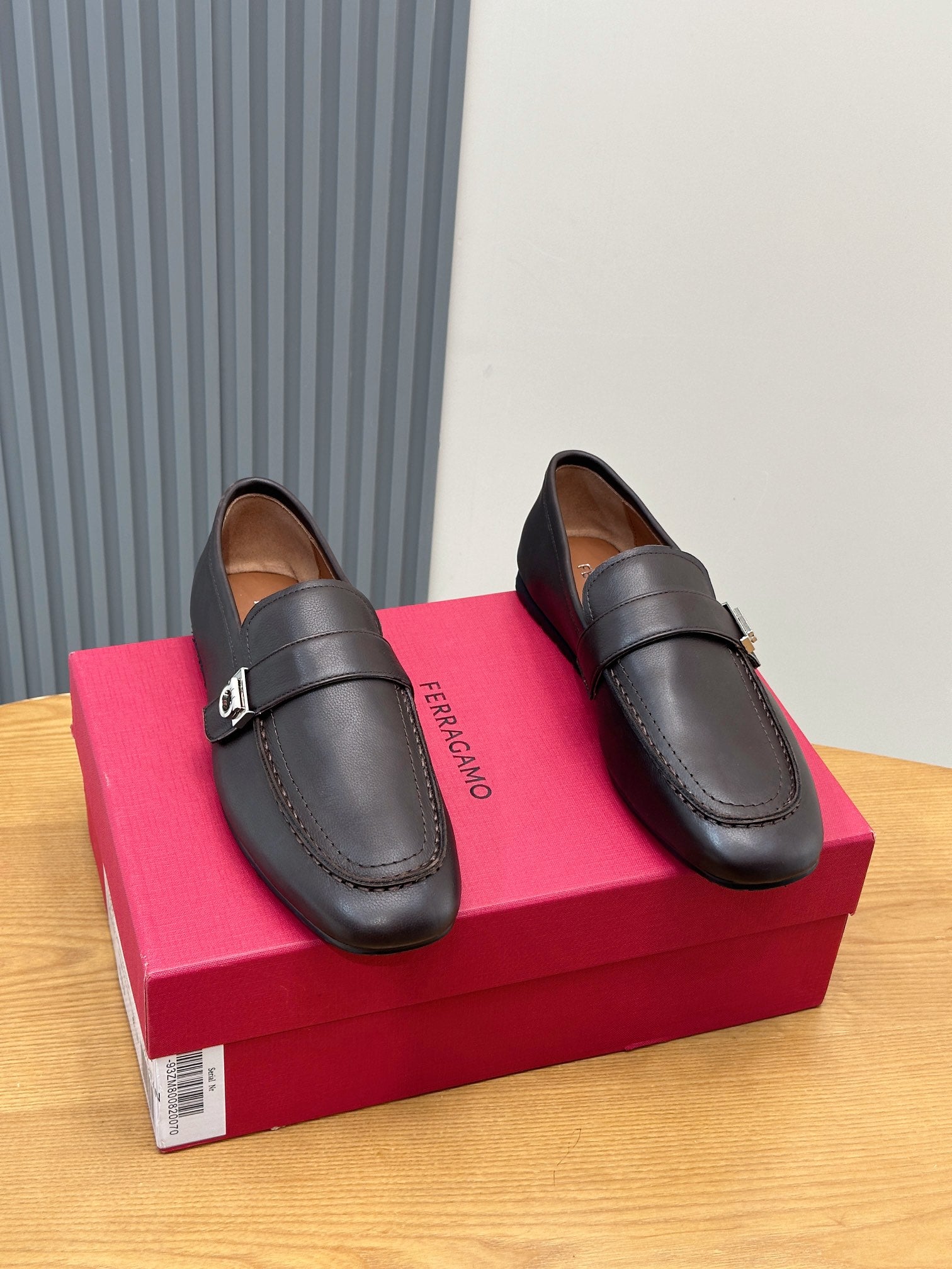 Чоловічі шкіряні туфлі Ferragamo