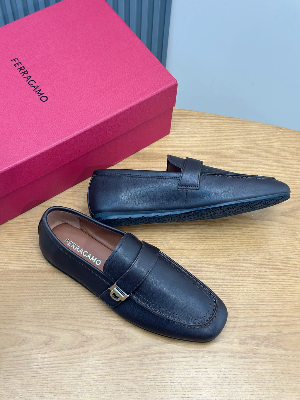 Чоловічі шкіряні туфлі Ferragamo