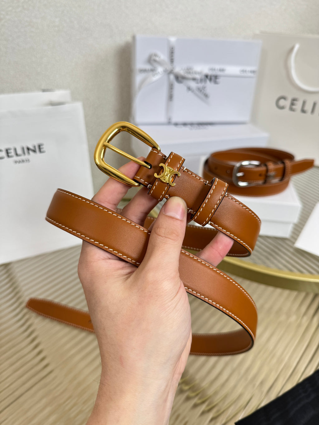 Ремінь Celine Triomphe з натуральної шкіри теляти — фото 1