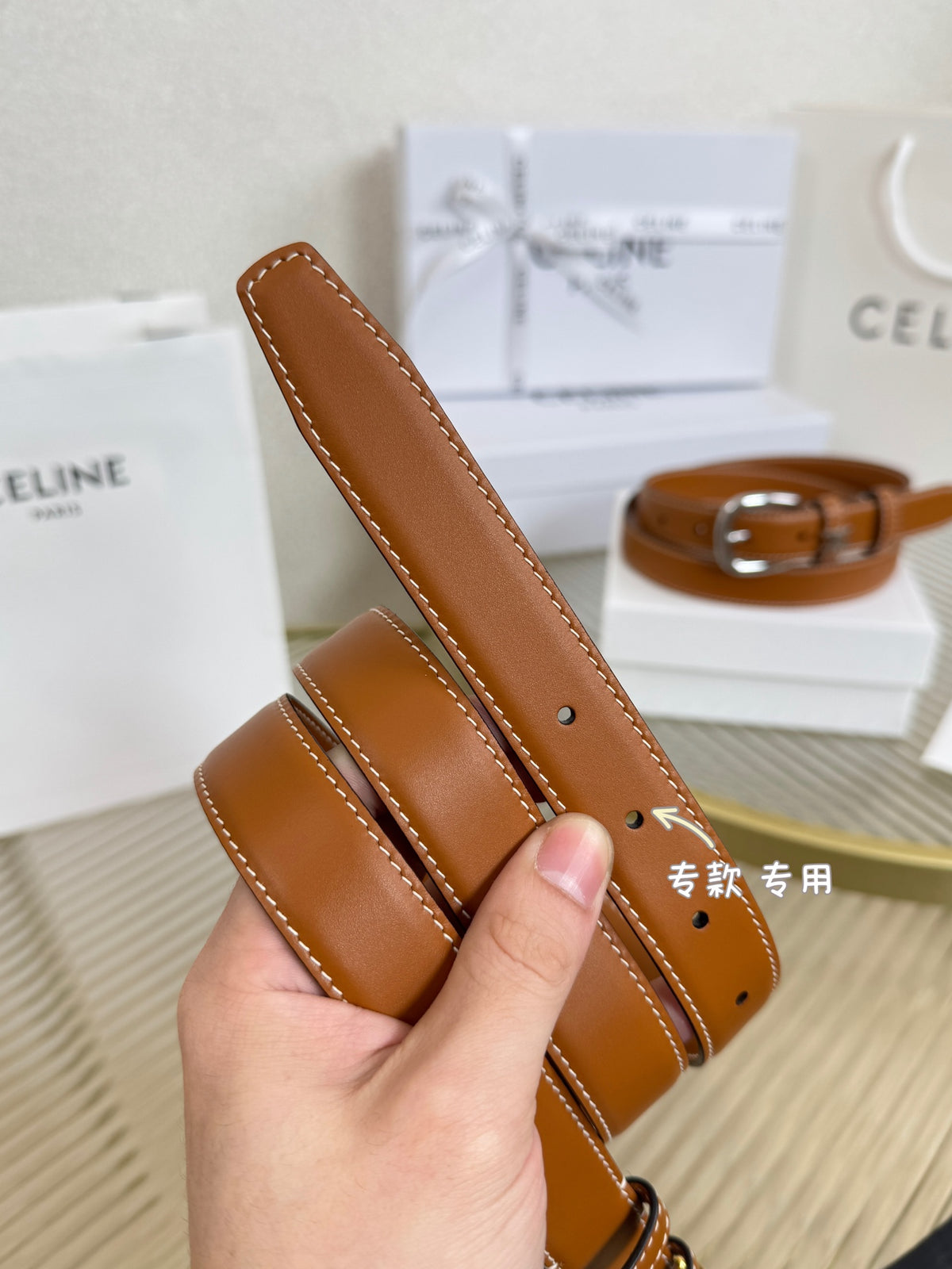 Ремінь Celine Triomphe з натуральної шкіри теляти — фото 5
