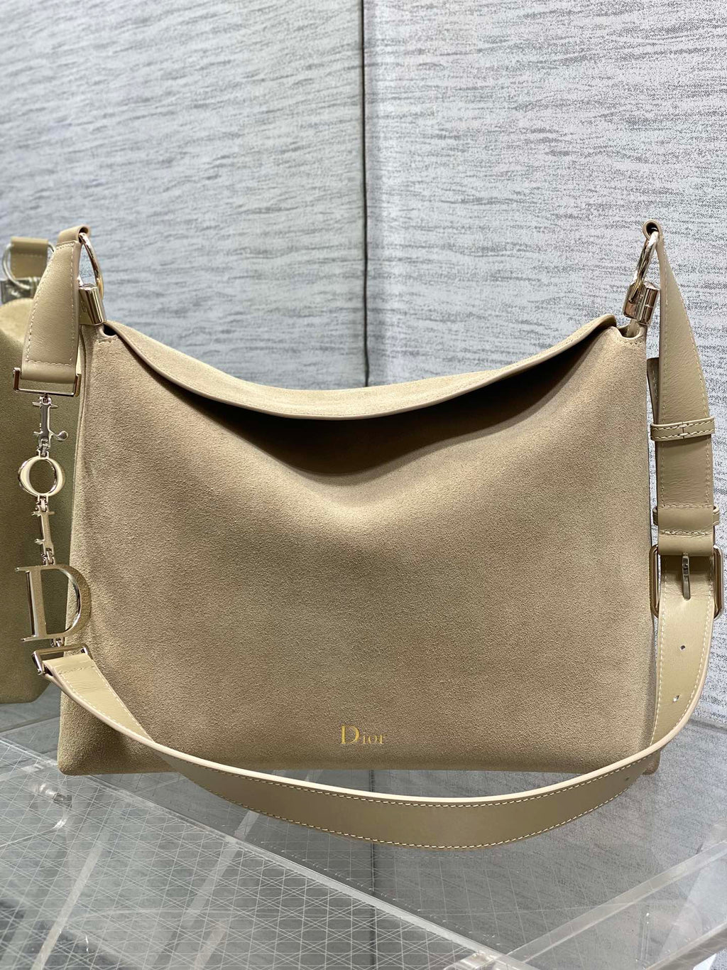 Сумка-хобо Dior — фото 1