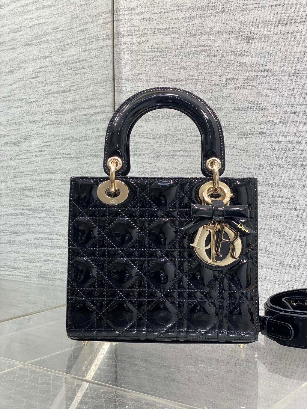 Сумка Dior з лакованої натуральної шкіри — фото 2