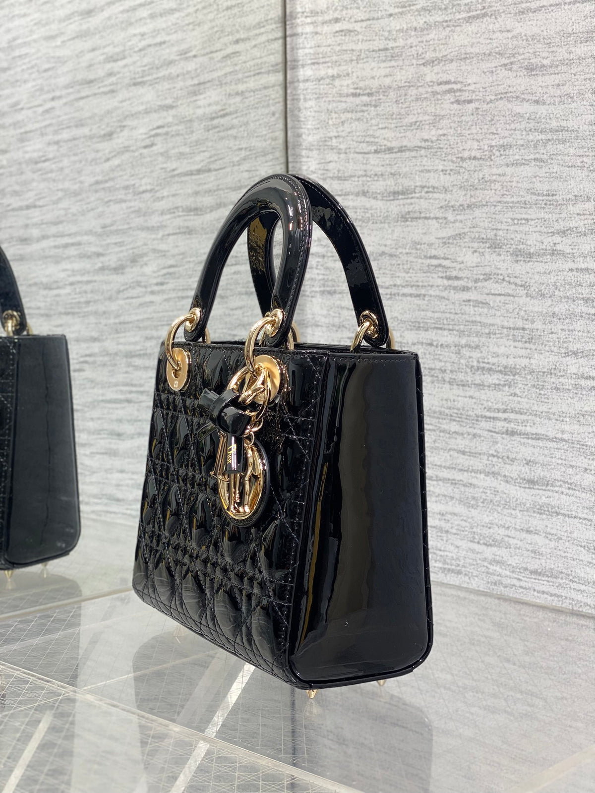 Сумка Dior з лакованої натуральної шкіри — фото 6