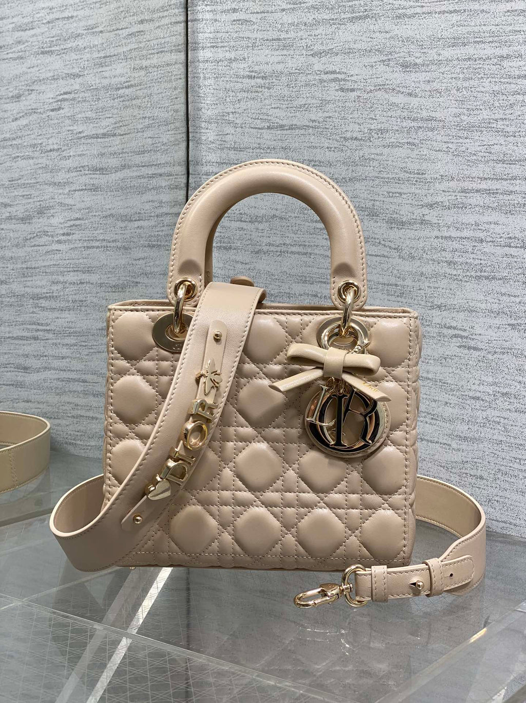 Сумка Dior зі шкіри ягняти — фото 1
