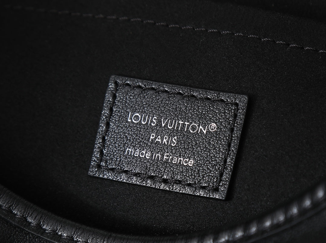 Жіноча сумка Louis Vuitton CarryAll