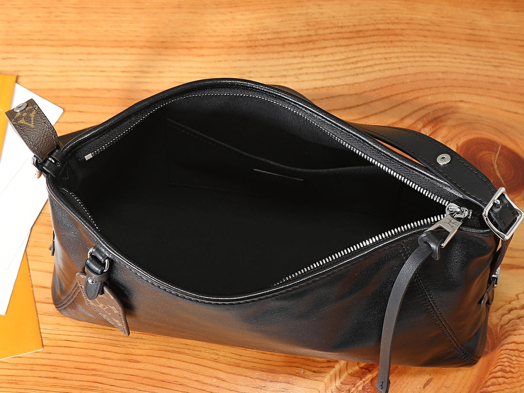Жіноча сумка Louis Vuitton CarryAll