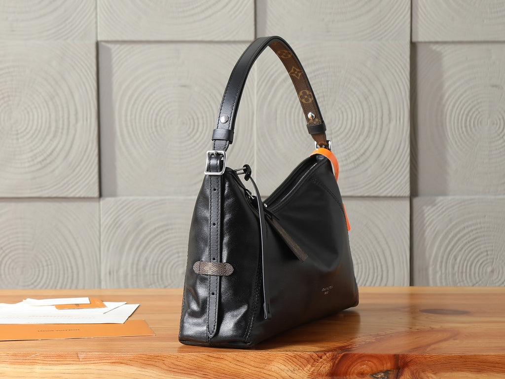Жіноча сумка Louis Vuitton CarryAll