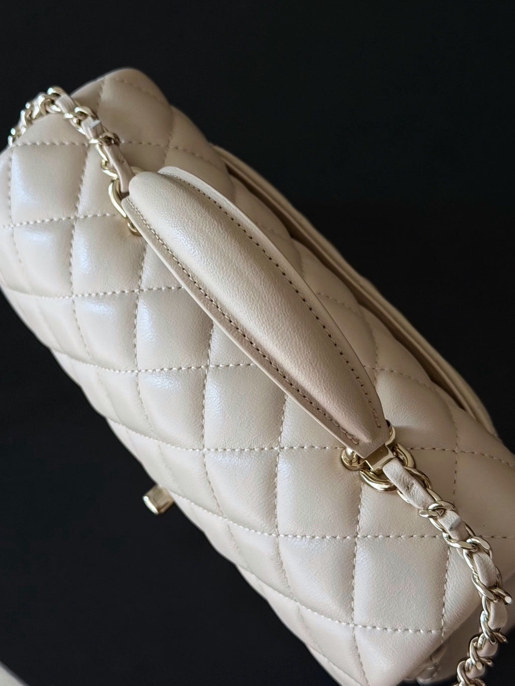 Жіноча сумка Chanel Hobo AS2431